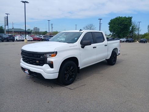 Used 2024 Chevrolet Silverado 1500 Custom image 4