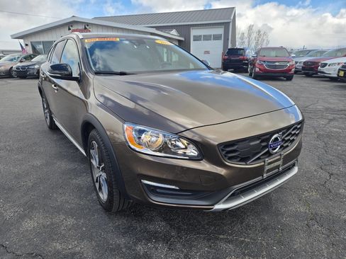 Used 2015 Volvo V60 T5 Cross Country AWD/4WD image 7