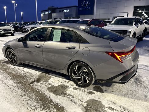 Certified 2025 Hyundai Elantra Limited image 15