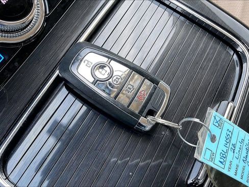 Used 2022 Lincoln Nautilus Reserve w/ Luxury Package image 36