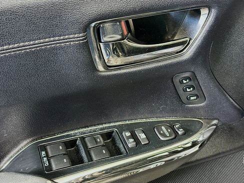 Used 2017 Toyota Avalon Limited image 15