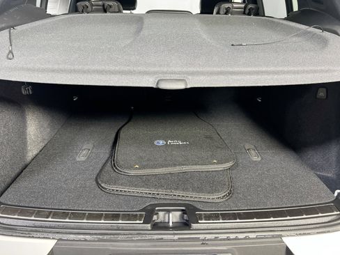 Used 2023 Volvo XC40 B4 Plus w/ Protection Package Premier image 24