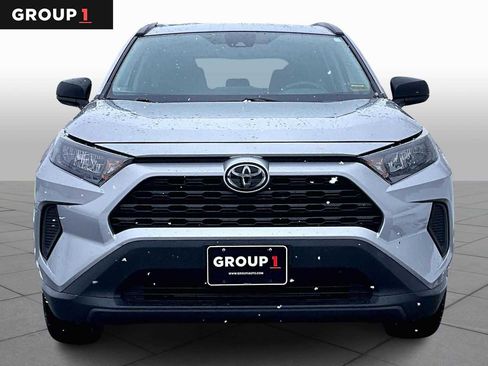 Certified 2019 Toyota RAV4 LE image 4