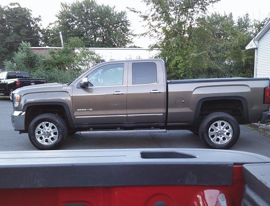 Used 2015 GMC Sierra 2500 SLT w/ Suspension Package, Off-Road AWD/4WD image 6
