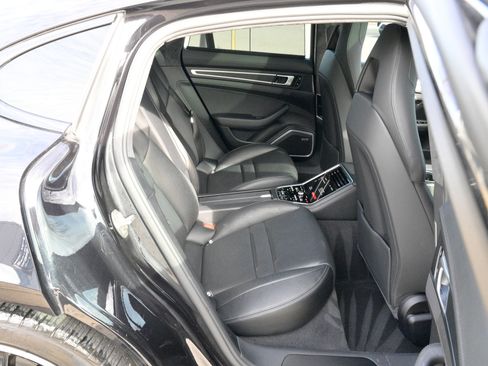 Used 2019 Porsche Panamera GTS image 45