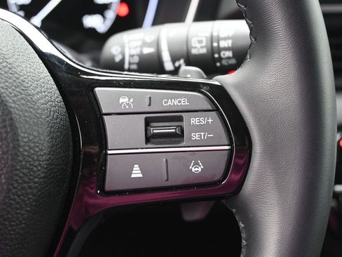 Used 2025 Honda Pilot EX-L image 10