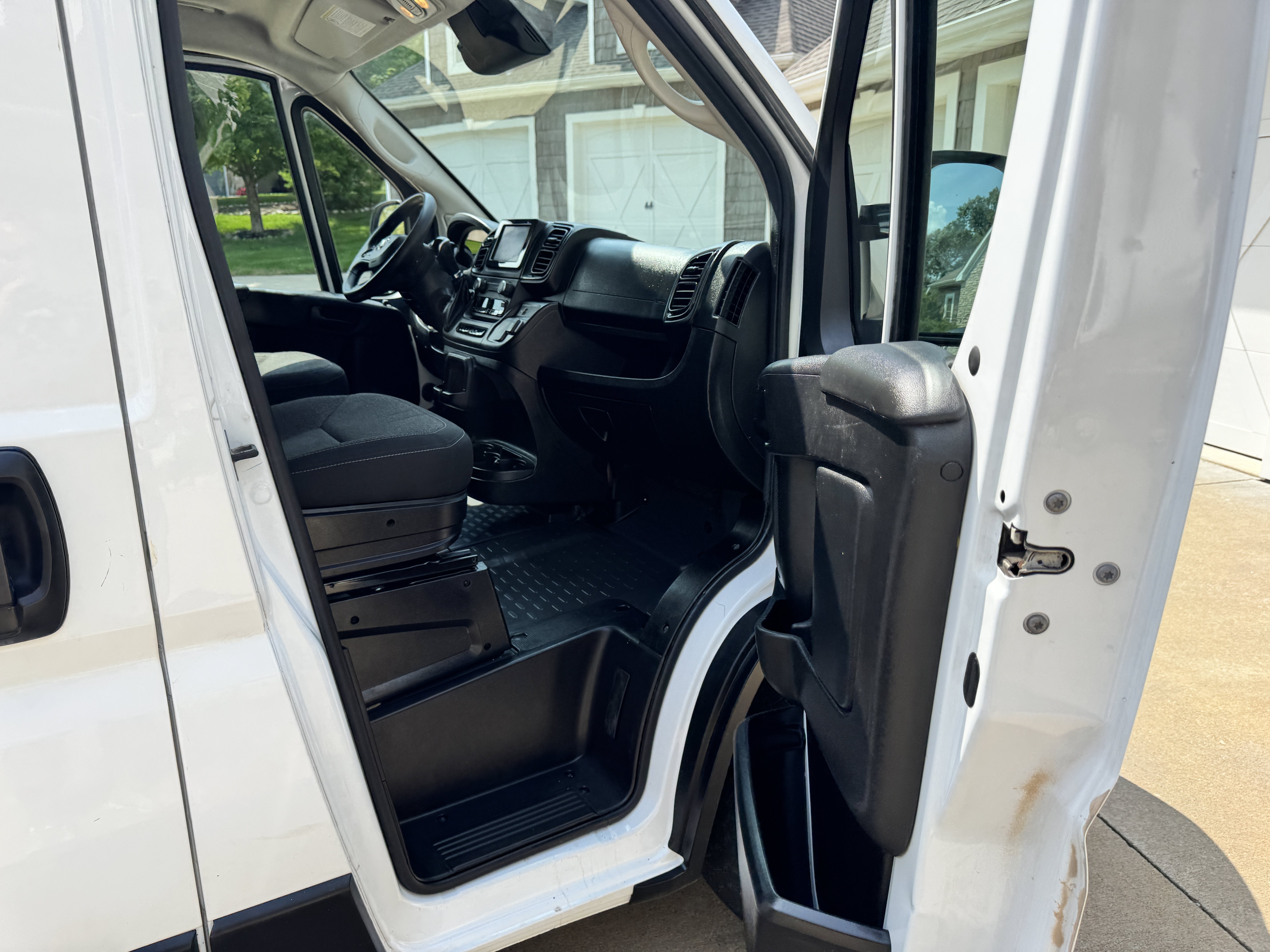 Used 2023 RAM ProMaster 3500 w/ Driver Convenience Group FWD image 17