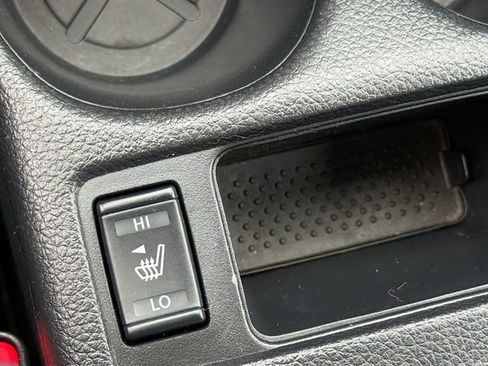 Used 2018 Nissan Rogue SV image 19