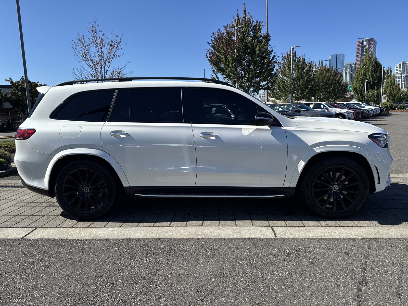 Used 2021 Mercedes-Benz GLS 580 4MATIC image 5