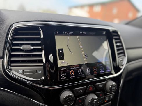 Used 2020 Jeep Grand Cherokee Limited w/ Premium Lighting Group image 16