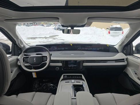 New 2026 Lincoln Navigator L Reserve AWD/4WD image 23
