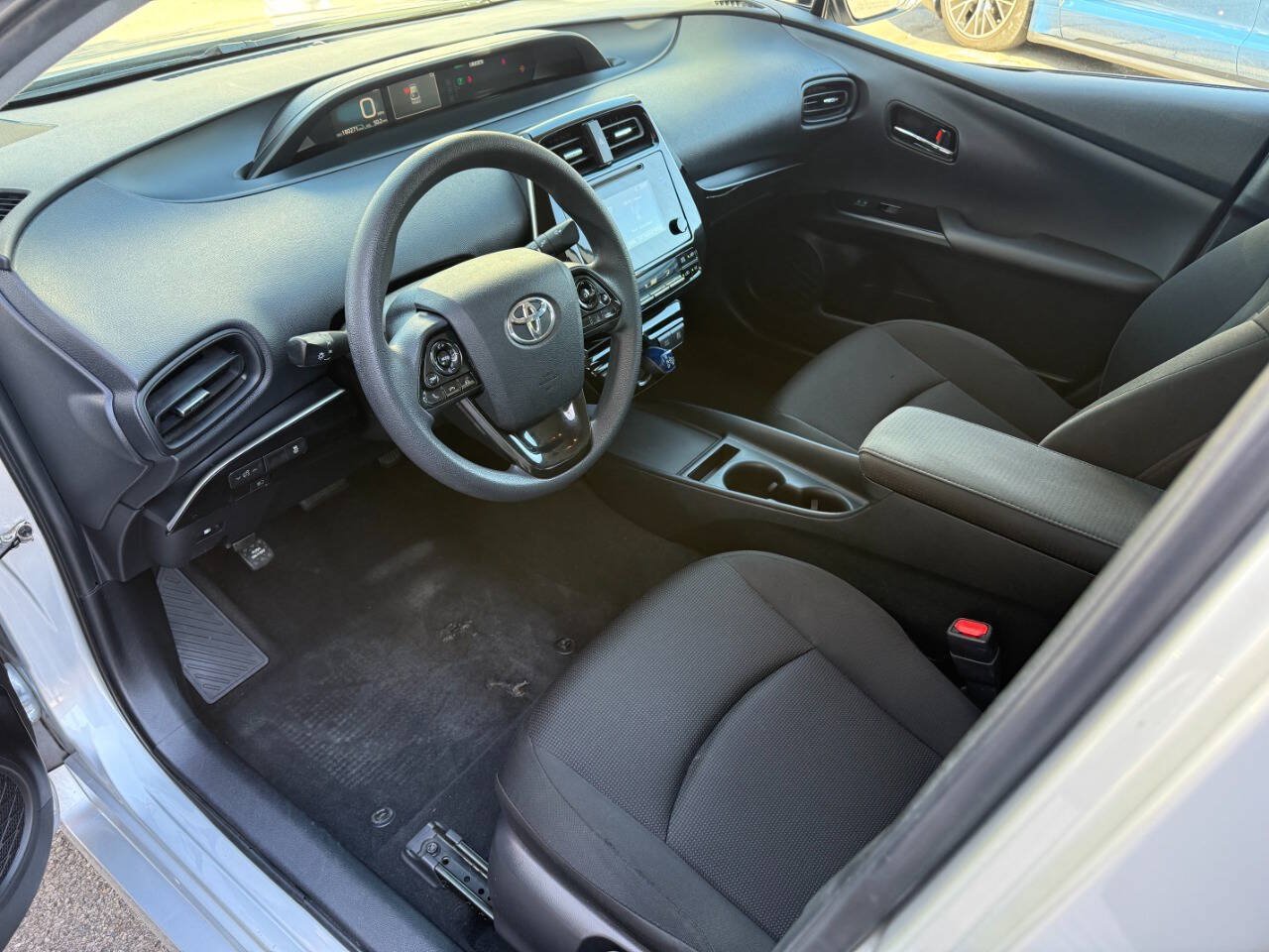 Used 2019 Toyota Prius L Eco FWD image 24