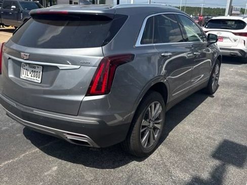 Used 2021 Cadillac XT5 Premium Luxury FWD image 3