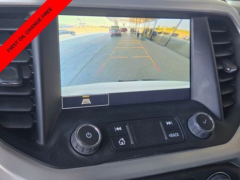 Used 2023 GMC Acadia SLT FWD image 29