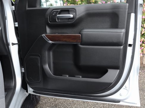 Used 2020 GMC Sierra 1500 SLT image 43