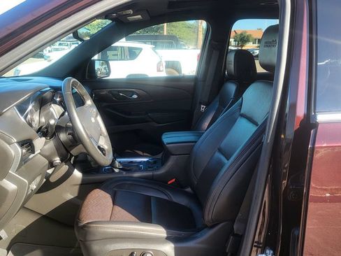 Used 2023 Chevrolet Traverse High Country FWD image 29