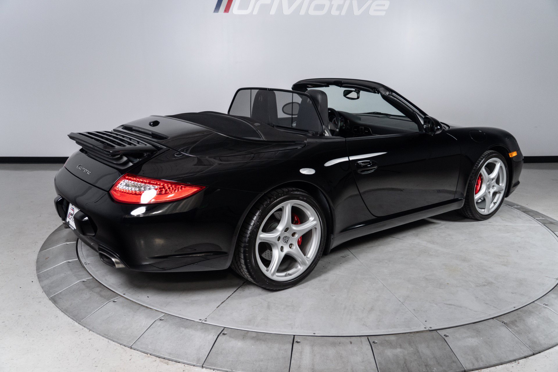 Used 2010 Porsche 911 Cabriolet image 10