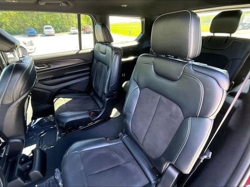 Used 2023 Jeep Grand Cherokee L Laredo AWD/4WD image 25