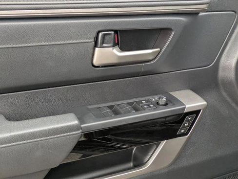 Used 2024 Toyota Tundra Limited image 2