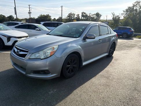 Used 2011 Subaru Legacy 2.5i Premium AWD/4WD image 3