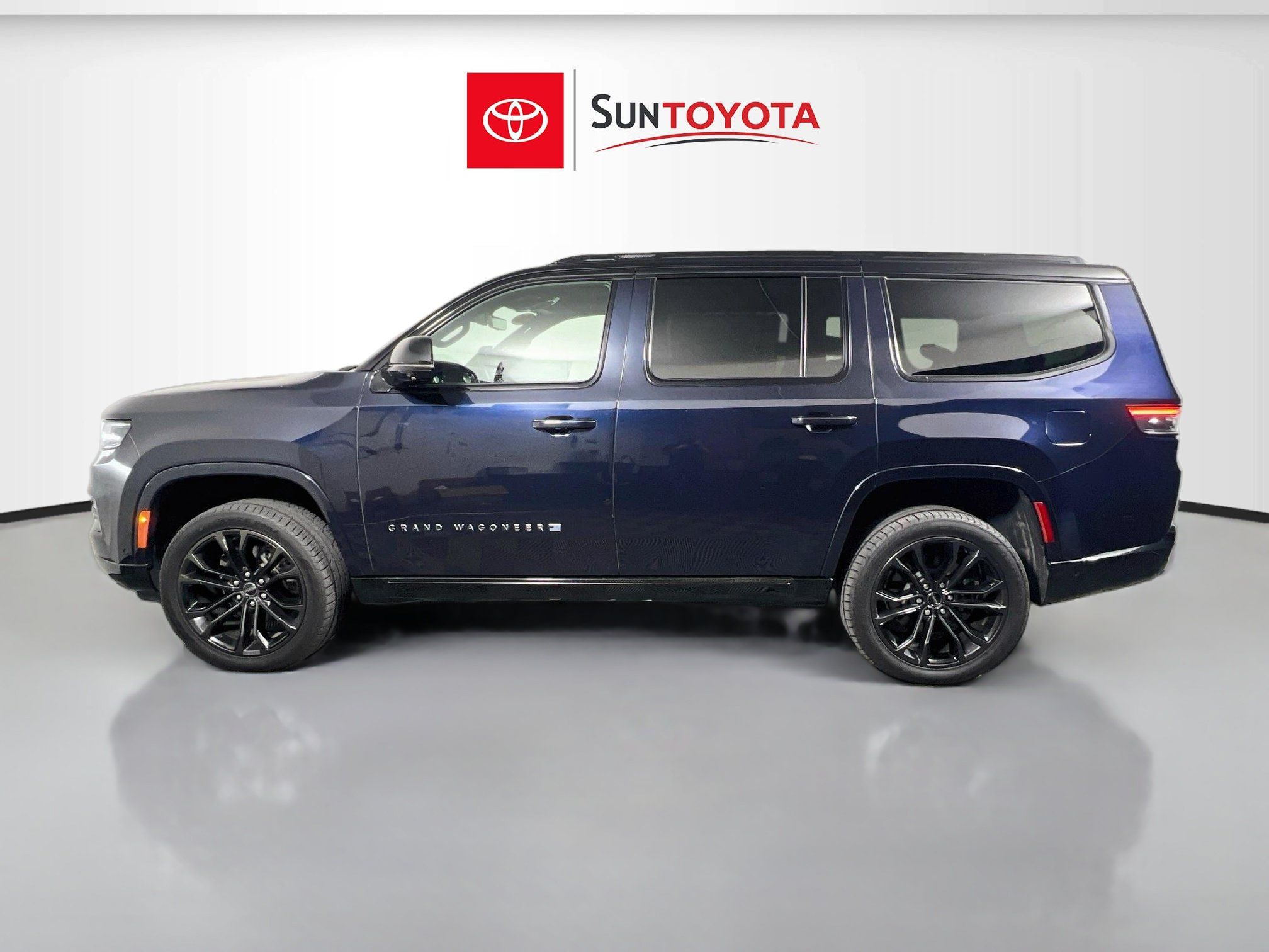 Used 2024 Jeep Grand Wagoneer Series II Obsidian w/ Quick Order Packagew 28T AWD/4WD image 7
