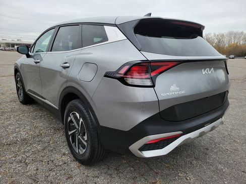 Used 2024 Kia Sportage LX image 7