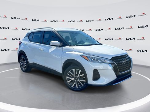 Used 2023 Nissan Kicks SV image 1