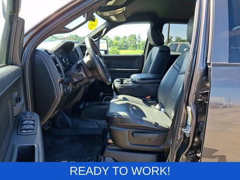 Used 2024 RAM 3500 Tradesman w/ Chrome Appearance Group AWD/4WD image 14