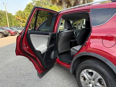 Used 2014 Toyota RAV4 LE FWD image 21