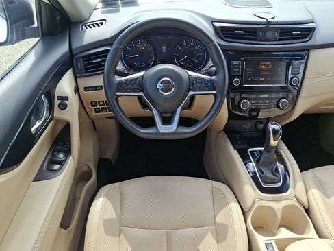 Used 2019 Nissan Rogue SL AWD/4WD image 13