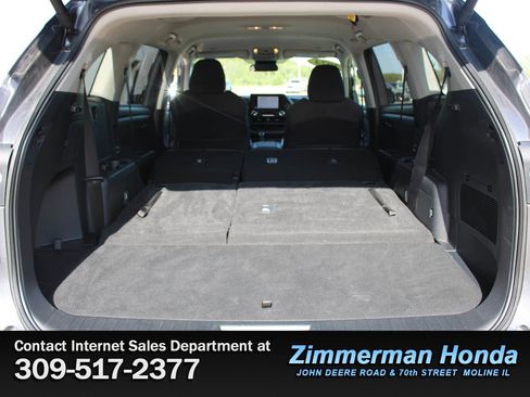 Used 2024 Toyota Highlander LE AWD/4WD image 7