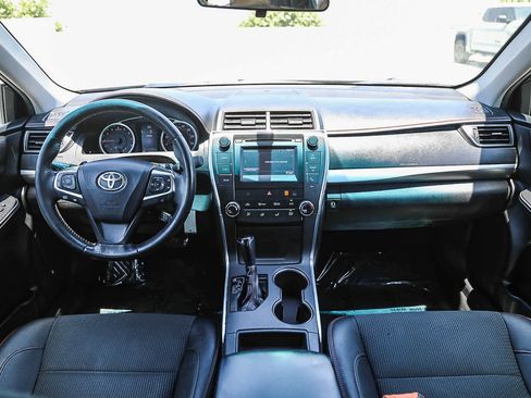 Used 2017 Toyota Camry SE FWD image 12