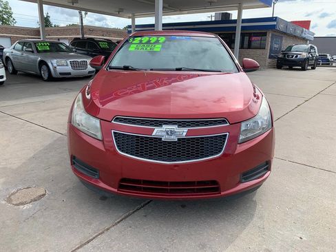 Used 2014 Chevrolet Cruze LT FWD image 2