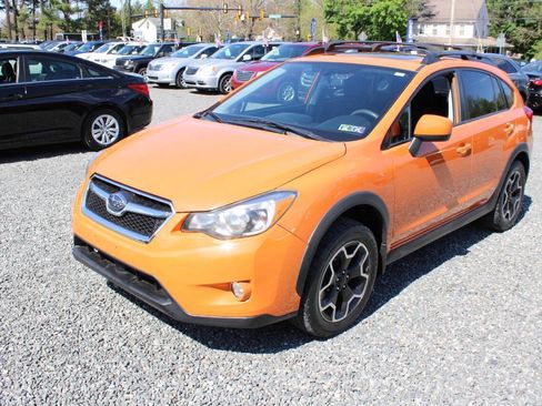 Used 2013 Subaru Crosstrek 2.0i Premium AWD/4WD image 2