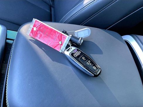 Used 2025 Audi Q7 3.0T Prestige w/ Prestige Package image 10