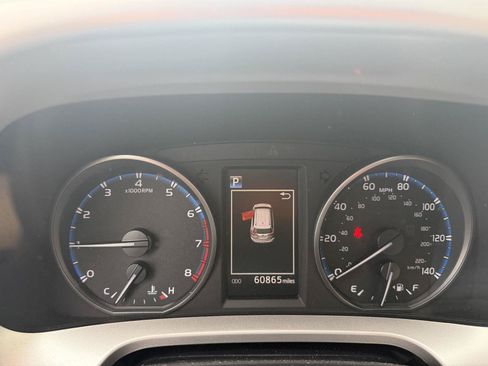 Used 2018 Toyota RAV4 XLE w/ Plus Extra Value Package AWD/4WD image 13