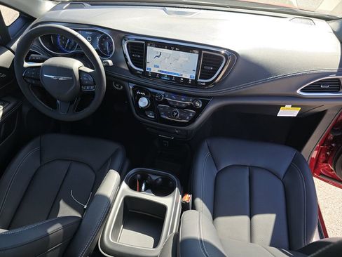 New 2026 Chrysler Pacifica Select w/ S Appearance Package image 25