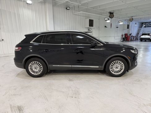Used 2019 Lincoln Nautilus FWD image 6