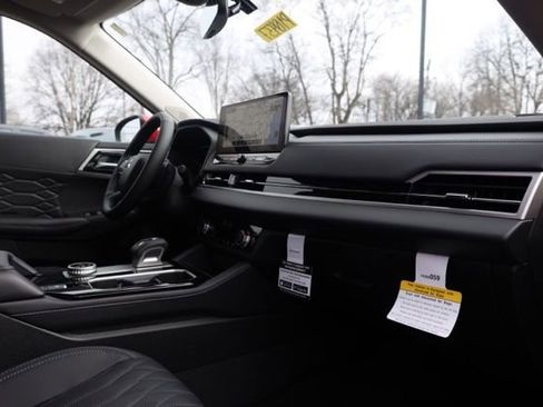 Used 2025 Mitsubishi Outlander SEL image 41