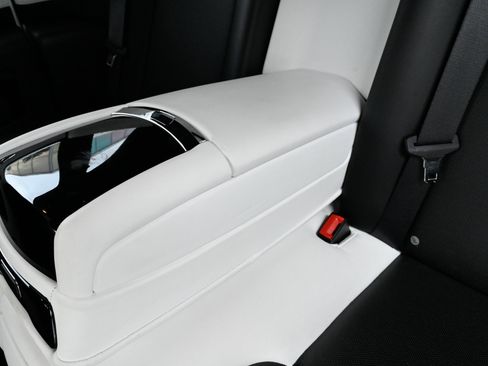 Used 2018 Rolls-Royce Ghost RWD image 40