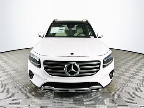 Used 2026 Mercedes-Benz GLB 250 4MATIC image 2