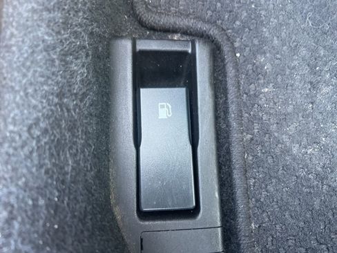 Used 2014 Subaru Impreza 2.0i Sport Premium image 11