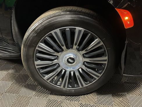 Used 2022 Cadillac Escalade Luxury image 35