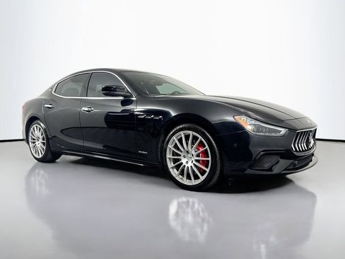 Used 2018 Maserati Ghibli S GranSport image 3