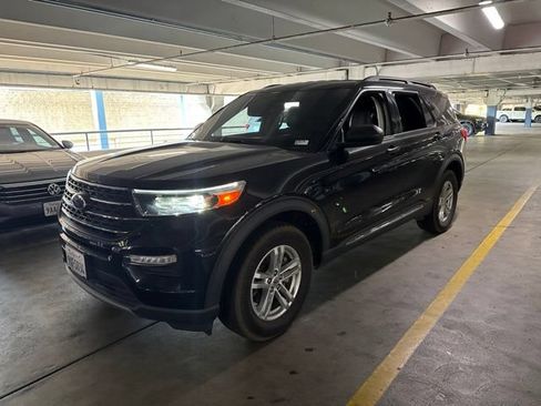 Used 2023 Ford Explorer XLT w/ Equipment Group 202A AWD/4WD image 2