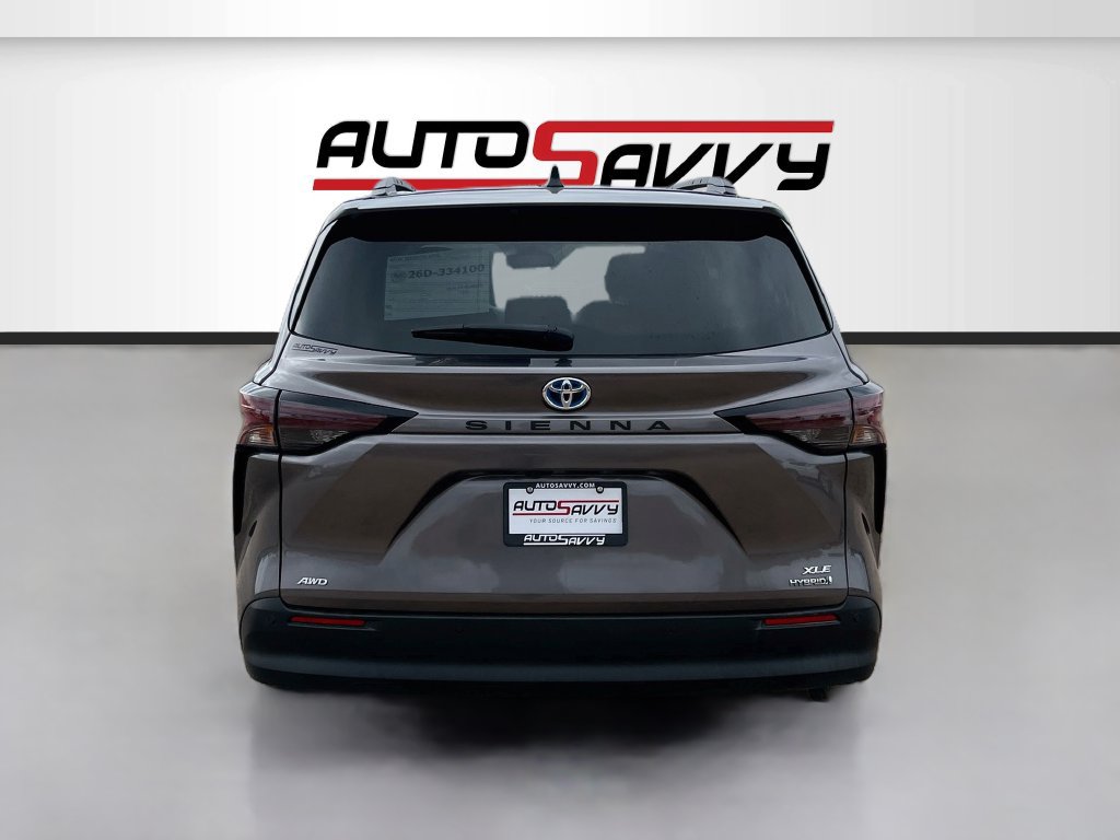 Used 2025 Toyota Sienna XLE w/ XLE Plus Package AWD/4WD image 6