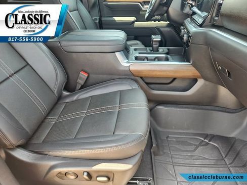 Used 2025 Chevrolet Silverado 1500 High Country AWD/4WD image 15
