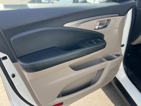 Certified 2018 Honda Pilot EX image 6