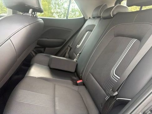 Used 2024 Hyundai Venue Limited FWD image 20