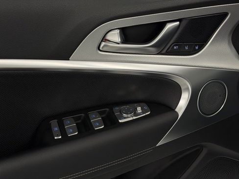 New 2026 Genesis G70 2.5T Prestige image 12